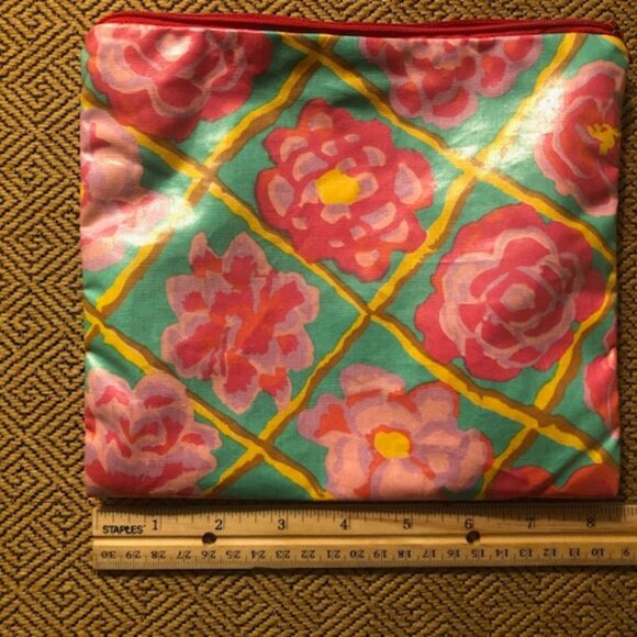 Cute Cosmetics Bag; Pink and Green; NWOT; Excellent Condition - Picture 4 of 5